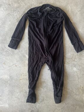 Little sleepies classic black long sleeve and shorty onesies- 6-12m